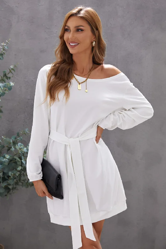 Halter Neck Women Dress to Show Off the Shoulders and Neckline Halter Neck Women Dress to Show Off the Shoulders and Neckline Boat Neck Belted Long Sleeve Dress