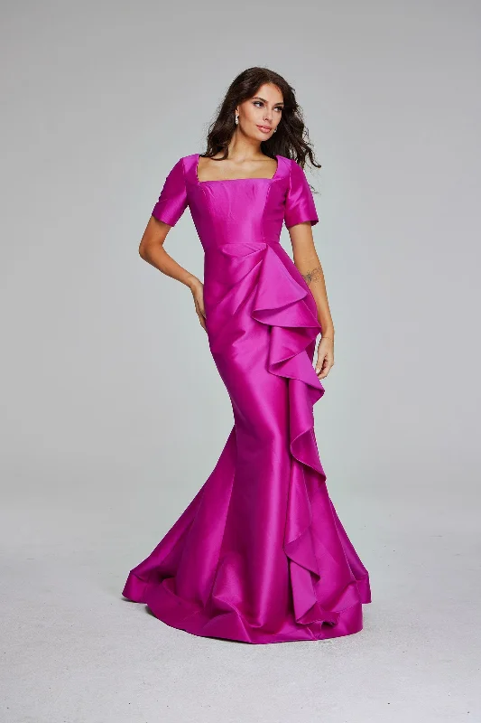 Off - the - Shoulder Women Dress for a Romantic and Feminine Look Off - the - Shoulder Women Dress for a Romantic and Feminine Look Jovani 41128
