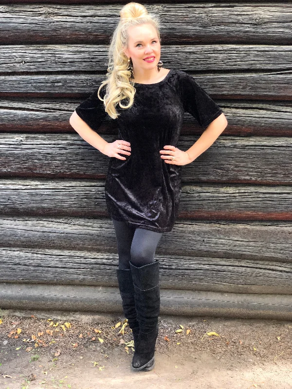 Wrap - Style Women Dress with Adjustable Fit for All Body Types Wrap - Style Women Dress with Adjustable Fit for All Body Types Short Sleeve Velvet Dress