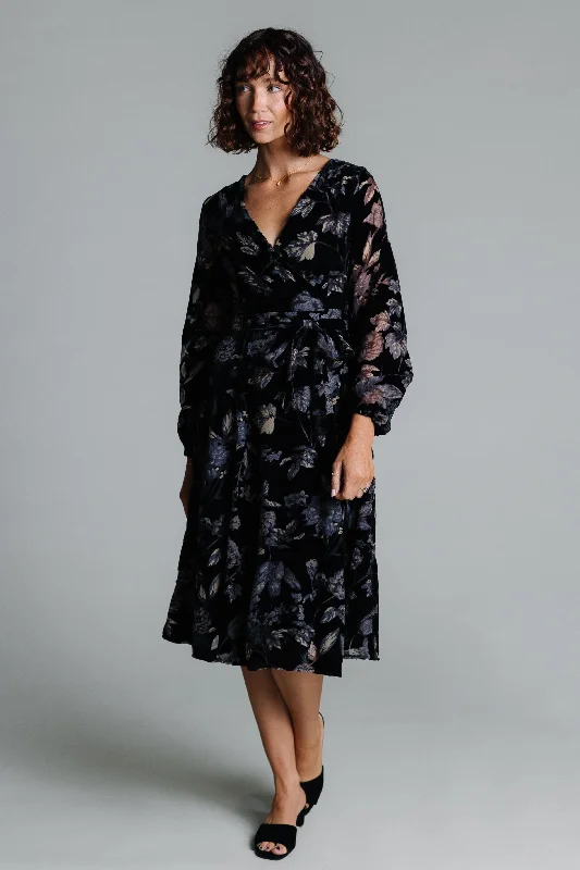Midi dresses with ruched bodices for a feminine and fitted feelBrass & Roe Cypress Velvet Dress Midi dresses with ruched bodices for a feminine and fitted feelBrass & Roe Cypress Velvet Dress