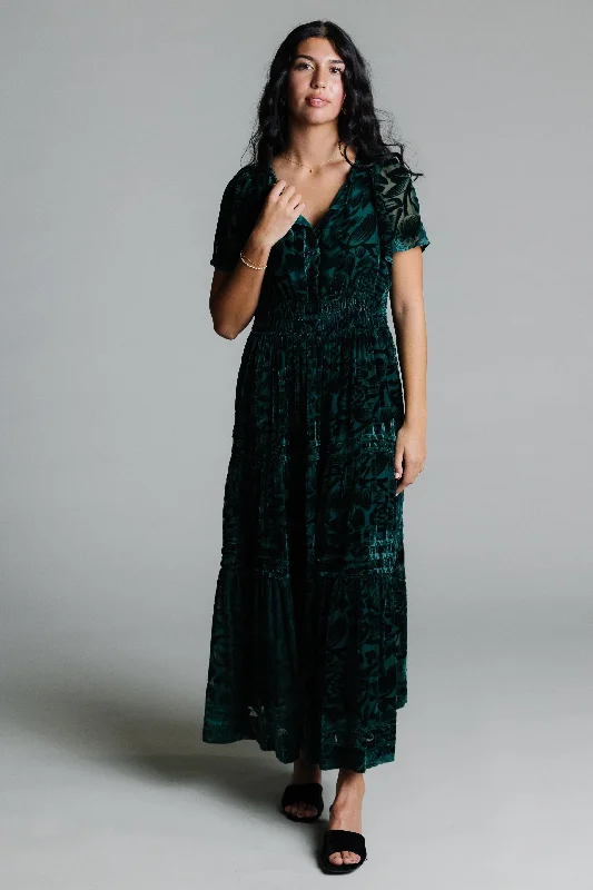 Sleeveless midi dresses with lace details for summer weddingsBrass & Roe Emerald Velvet Maxi Dress Sleeveless midi dresses with lace details for summer weddingsBrass & Roe Emerald Velvet Maxi Dress