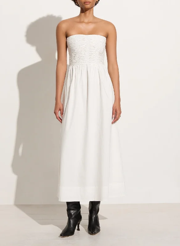 Midi dresses with ruffled sleeves for a more feminine and voluminous lookDominquez Midi Dress White Midi dresses with ruffled sleeves for a more feminine and voluminous lookDominquez Midi Dress White