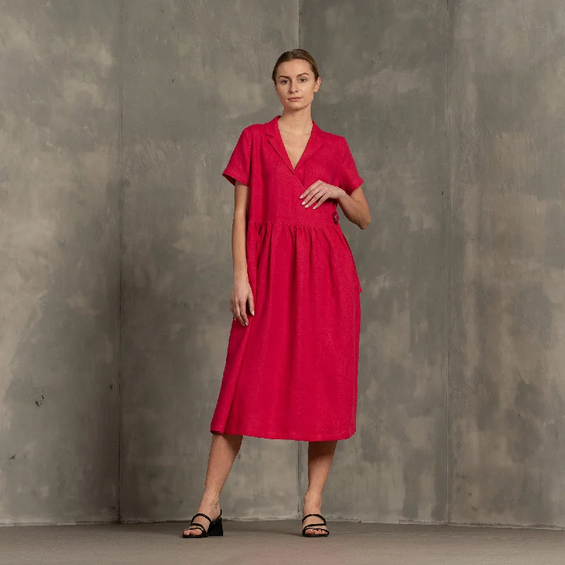 Midi dresses with animal prints for a bold and confident appearanceCollar Dress Phoebe Midi dresses with animal prints for a bold and confident appearanceCollar Dress Phoebe
