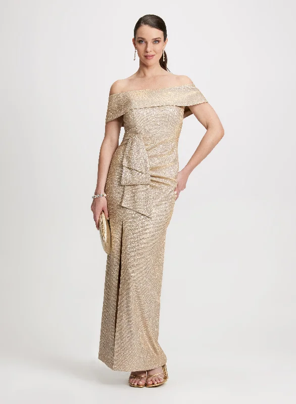 Midi dresses with ruffled sleeves for a more feminine and voluminous lookMetallic Off-the-Shoulder Evening Dress Midi dresses with ruffled sleeves for a more feminine and voluminous lookMetallic Off-the-Shoulder Evening Dress