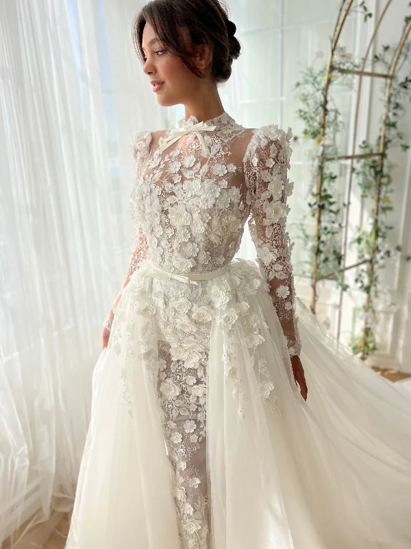 Midi dresses with metallic threads for a glamorous evening eventSecrets of Ivory Winds Gown Midi dresses with metallic threads for a glamorous evening eventSecrets of Ivory Winds Gown