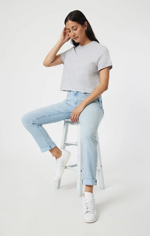 Washed - Out Denim Top for a Vintage AestheticKATHLEEN SLIM BOYFRIEND IN BLEACH FEATHER BLUE