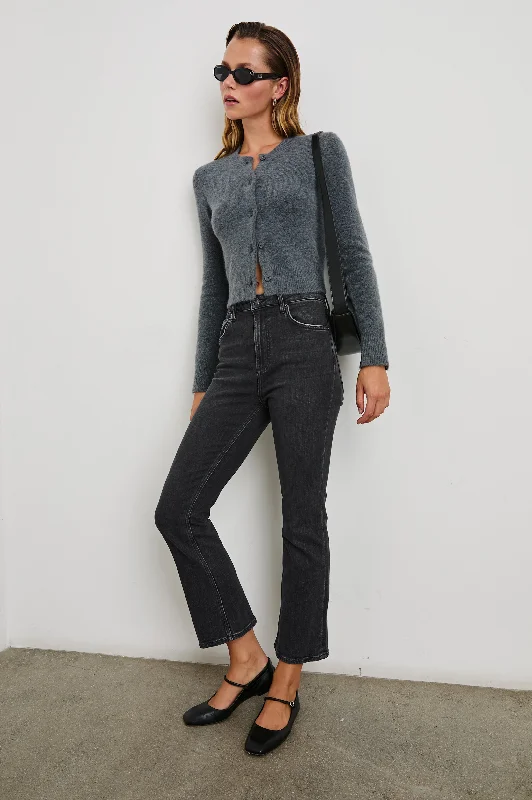Patchwork Denim Top with a Unique and Artistic AppealSUNSET CROP SLIM FARE - BLACK PEARL