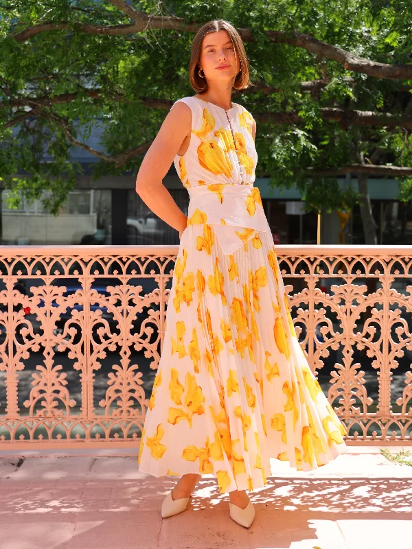 Maxi dresses with embroidered floral motifs for a unique designAcler Rhodes Midi Dress in Ivory Calla Lily Maxi dresses with embroidered floral motifs for a unique designAcler Rhodes Midi Dress in Ivory Calla Lily