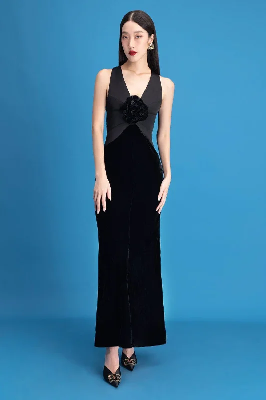 Maxi dresses with pocket details for added functionalityAddie Sheath Sleeveless Velvet Maxi Dress Maxi dresses with pocket details for added functionalityAddie Sheath Sleeveless Velvet Maxi Dress