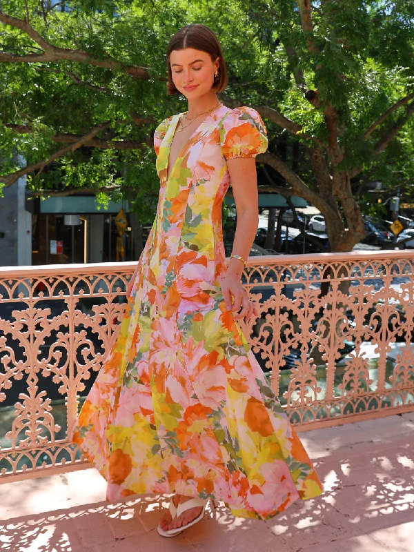 Maxi dresses with balloon sleeves for a vintage - inspired styleBy Nicola S/S Wavy Maxi Dress in Floral Confetti Maxi dresses with balloon sleeves for a vintage - inspired styleBy Nicola S/S Wavy Maxi Dress in Floral Confetti