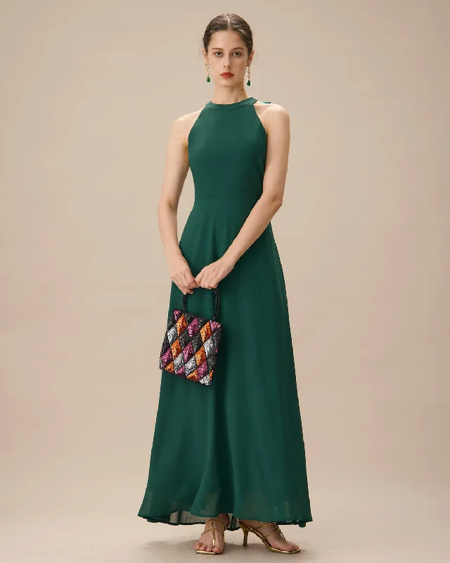 Maxi dresses with thin spaghetti straps for a delicate and feminine feelGreen Halter Bowknot Back Maxi Dress