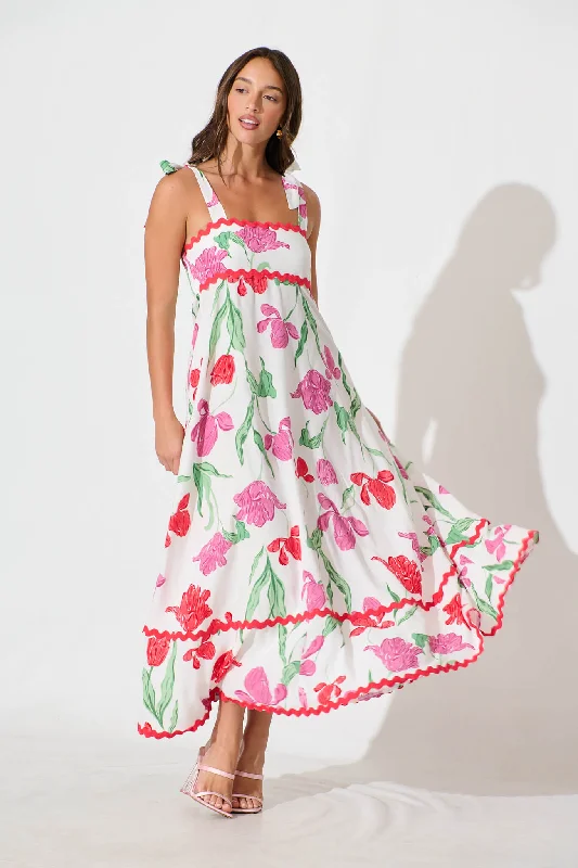 Maxi dresses with a paisley print for a classic and elegant styleSomerset Maxi Dress in White with Red and Purple Flower Maxi dresses with a paisley print for a classic and elegant styleSomerset Maxi Dress in White with Red and Purple Flower