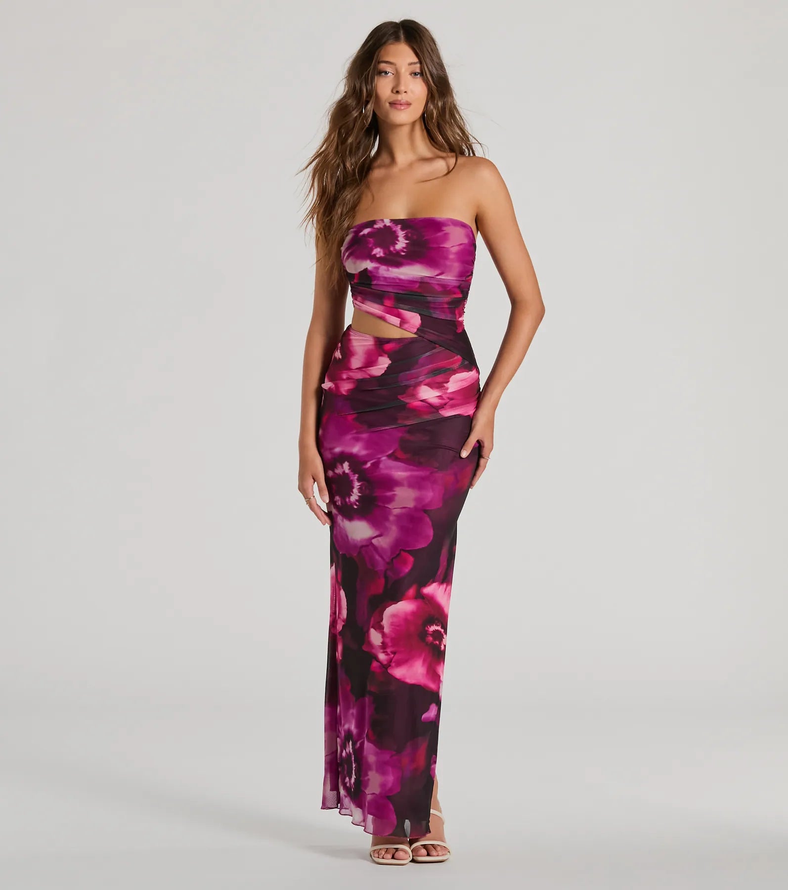 Floral print maxi dresses for summer garden partiesStunning Favorite Strapless Cutout Floral Maxi Dress Floral print maxi dresses for summer garden partiesStunning Favorite Strapless Cutout Floral Maxi Dress
