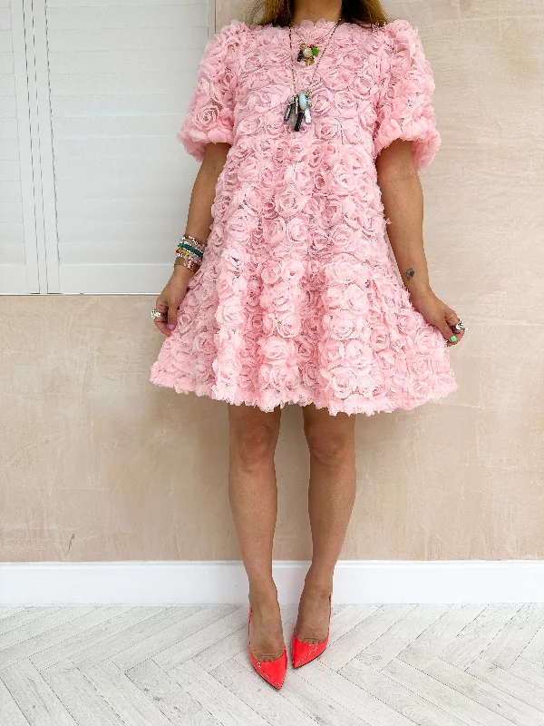 Mini dresses with cut - out details for a trendy lookRose Applique Puff Sleeve Dress In Pink Mini dresses with cut - out details for a trendy lookRose Applique Puff Sleeve Dress In Pink