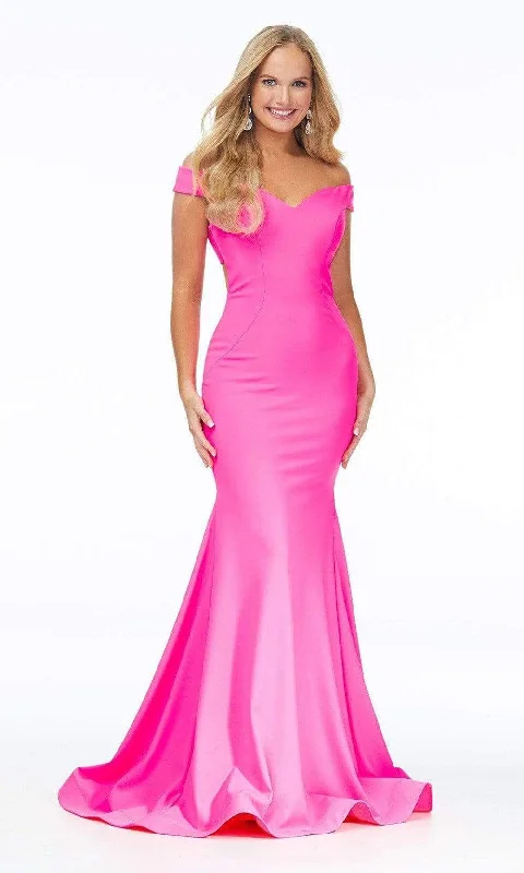 Formal dresses with tiered lace skirts and off - the - shoulder necklines for a feminine and elegant formal appearanceAshley Lauren - 11025 Off Shoulder Scuba Mermaid Gown