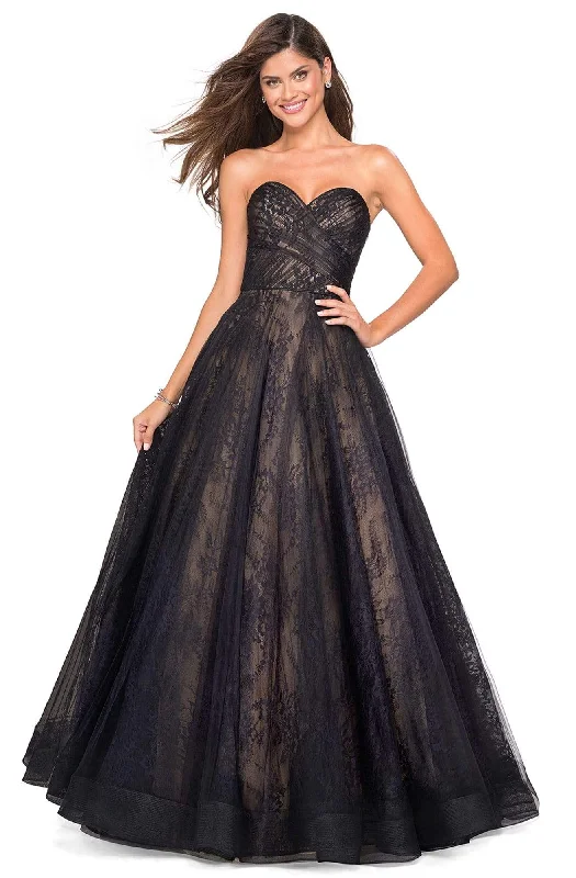 Formal dresses with asymmetric ruffled hems and high - low designs for a fashion - forward and dynamic appearanceLa Femme - 27135 Strapless Sweetheart Lace Ballgown