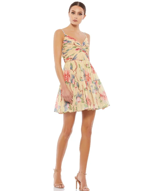One - shoulder cocktail dresses in emerald green for a bold statementMac Duggal 70204 Short Spaghetti Strap Floral Dress