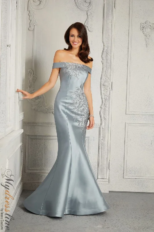 Prom dresses with side - slit skirts and beaded fringes for a glamorous appearanceMorilee 72408 Prom dresses with side - slit skirts and beaded fringes for a glamorous appearanceMorilee 72408