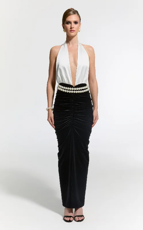 Prom dresses with metallic - colored fabrics and beaded embroidery for a glamorous promNur Karaata NKPALACE20 Dress