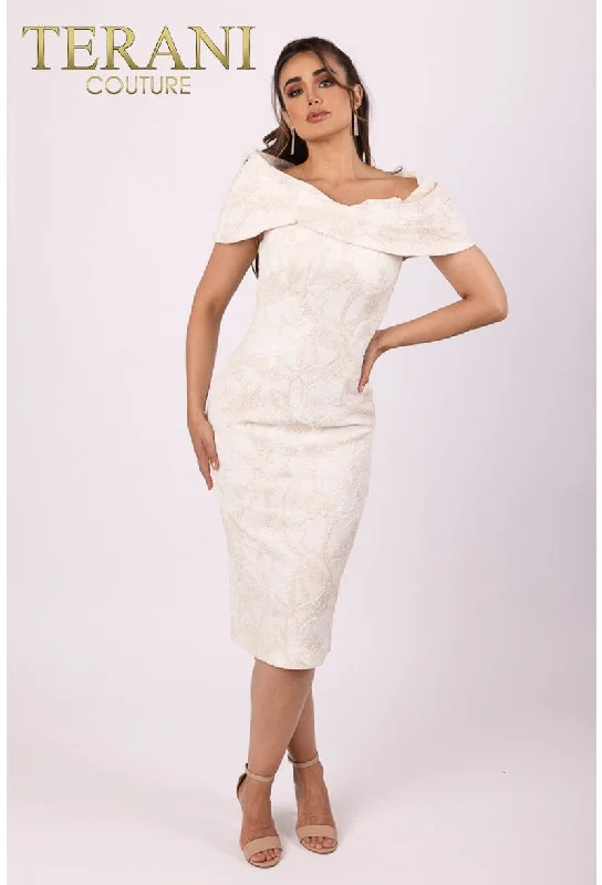 Ruffled maxi dresses with a tiered skirt for added volume Ruffled maxi dresses with a tiered skirt for added volume Terani Couture 232C1136 Short Cocktail Fitted Formal Dress