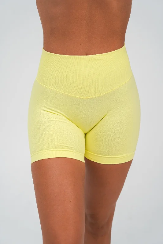 Bermuda Women Shorts for a Classic and Sophisticated LookRECOIL HIGH WAIST SCRUNCH SHORTS - LEMON