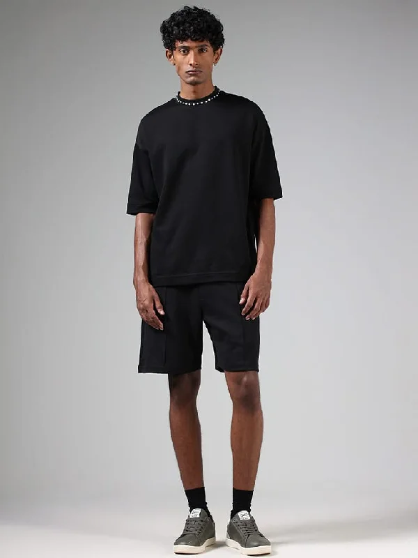 Cargo Women Shorts with Multiple Pockets for FunctionalityStudiofit Black Relaxed-Fit Mid-Rise Shorts
