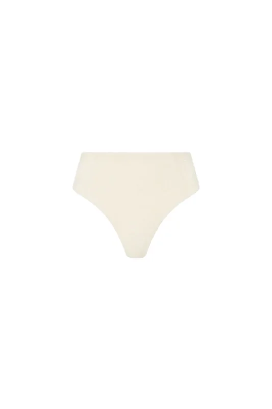 Floral - printed bikini for a feminine and colorful beach vibeLou Bottom Bouclê | Ecru Floral - printed bikini for a feminine and colorful beach vibeLou Bottom Bouclê | Ecru