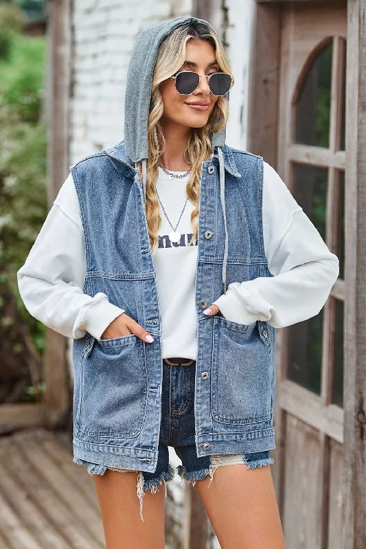 Denim Top with a Peplum Hem for a Flirty and Feminine LookSleeveless Denim Jacket with A Detachable Hood